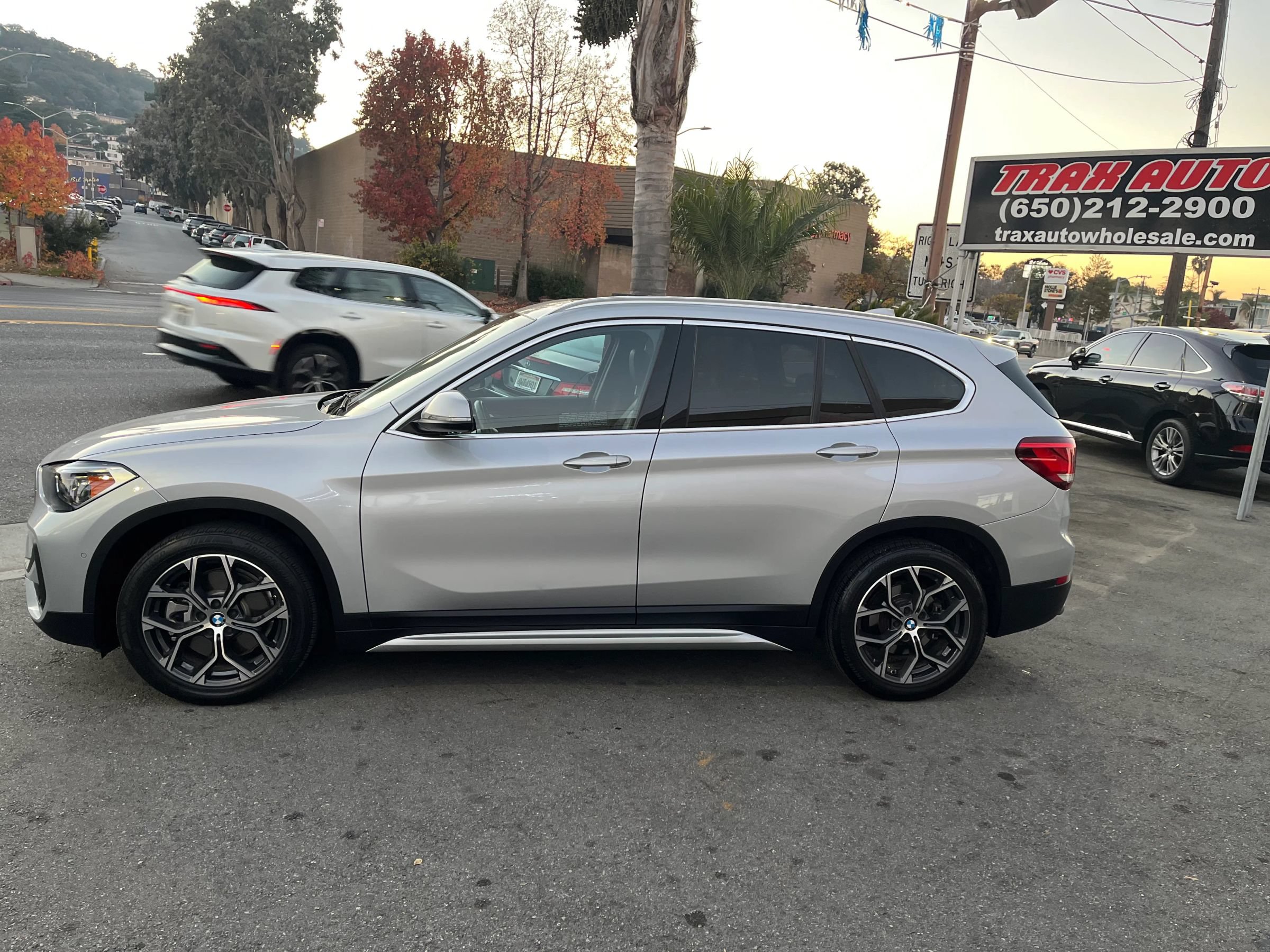 Used 2021 BMW X1 xDrive28i w/ Premium Package AWD/4WD image 4