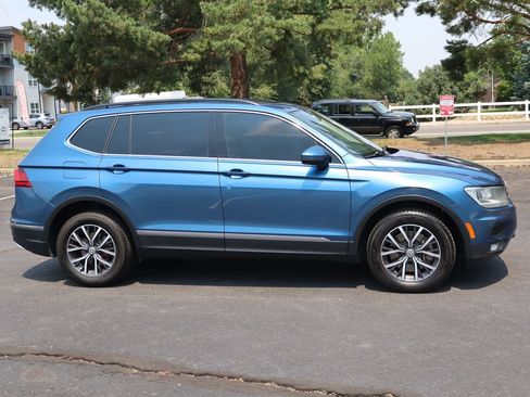 Used 2018 Volkswagen Tiguan SE AWD/4WD image 3