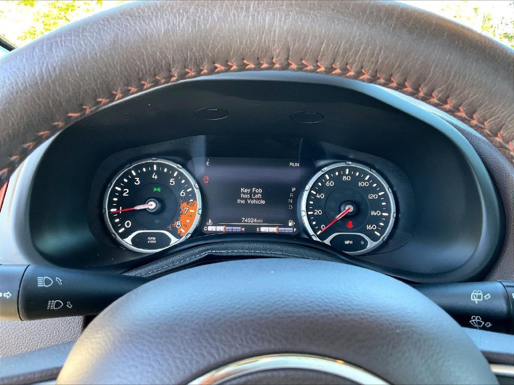 Used 2017 Jeep Renegade Limited AWD/4WD image 25