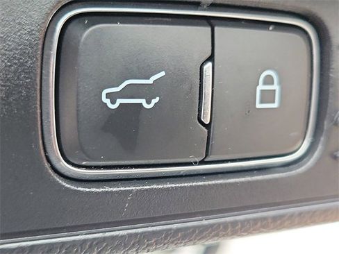 Used 2022 Ford Explorer XLT w/ Equipment Group 202A image 35