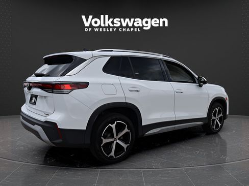 Certified 2025 Volkswagen Tiguan SE w/ Panoramic Sunroof Package AWD/4WD image 8