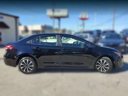 Used 2023 Toyota Corolla LE image 13