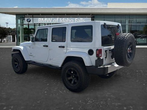 Used 2017 Jeep Wrangler Unlimited Sahara w/ Connectivity Group AWD/4WD image 5
