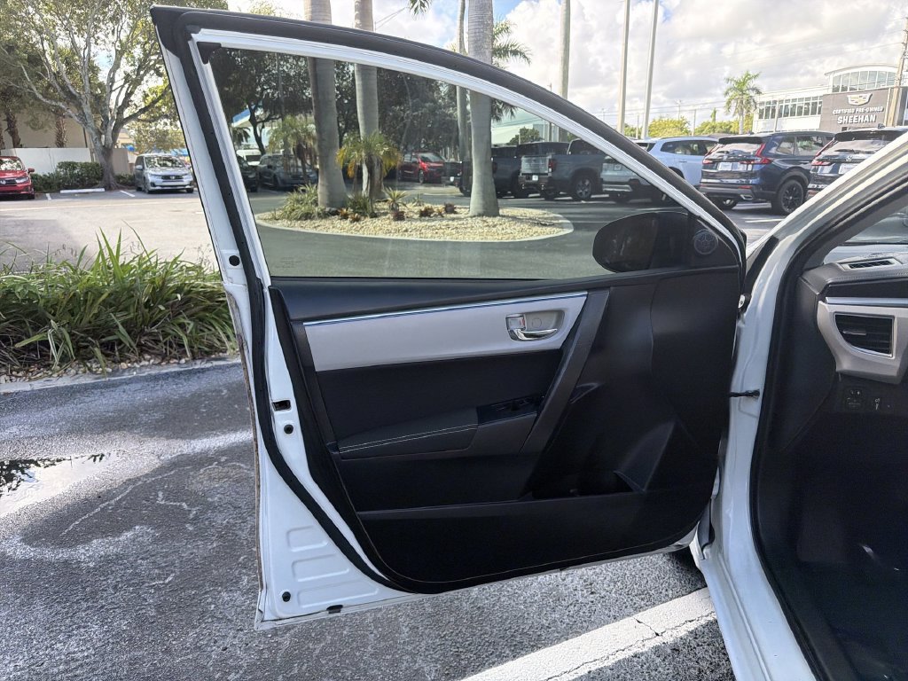 Used 2016 Toyota Corolla LE FWD image 35