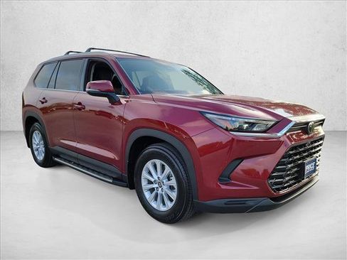 Used 2026 Toyota Grand Highlander AWD image 3