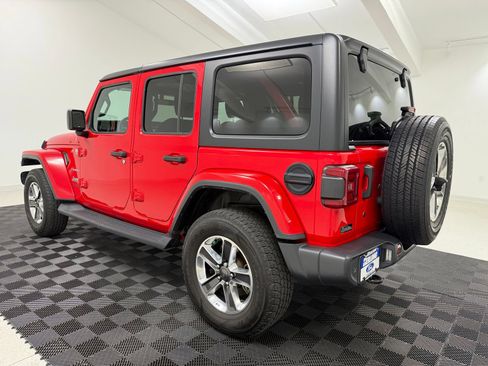 Used 2018 Jeep Wrangler Unlimited Sahara AWD/4WD image 5
