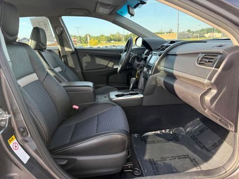 Used 2014 Toyota Camry SE FWD image 11