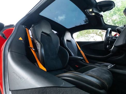 Used 2018 McLaren 570S RWD image 21