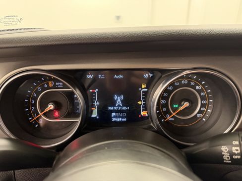 Used 2021 Jeep Wrangler Unlimited Sport image 11