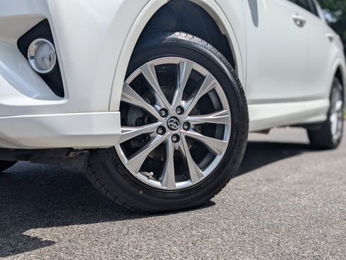Used 2018 Toyota RAV4 Platinum FWD image 39