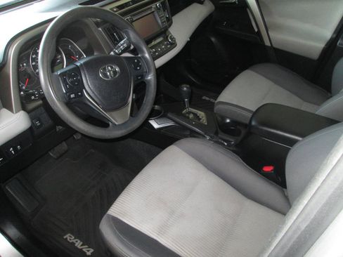 Used 2014 Toyota RAV4 XLE AWD/4WD image 6