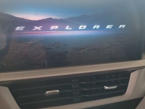 Used 2026 Ford Explorer Active w/ Active Comfort Package RWD image 11