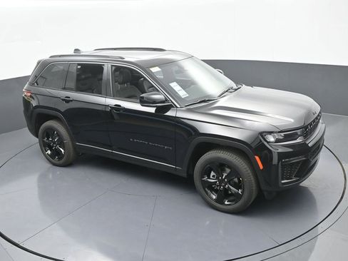 New 2026 Jeep Grand Cherokee Limited w/ Limited Altitude Package RWD image 48
