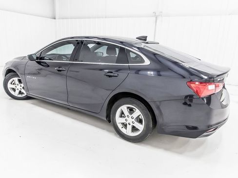 Used 2022 Chevrolet Malibu LS FWD image 4