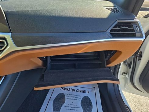 Used 2022 BMW 330i xDrive Sedan w/ M Sport Package image 43