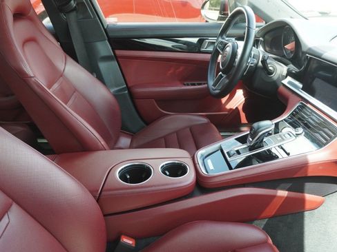 Used 2018 Porsche Panamera 4 AWD/4WD image 10