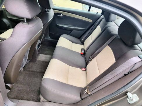 Used 2010 Chevrolet Malibu LS FWD image 14