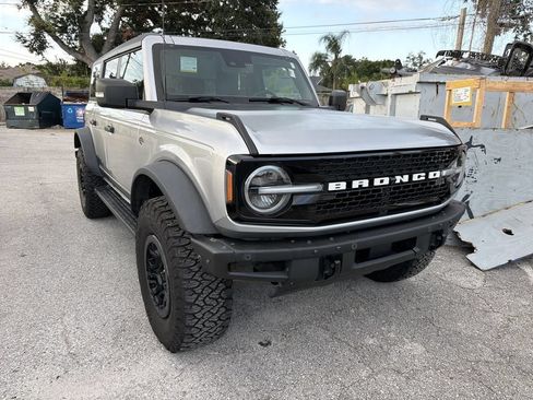 Used 2022 Ford Bronco 4-Door AWD/4WD image 2