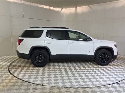 Used 2023 GMC Acadia AT4 image 9