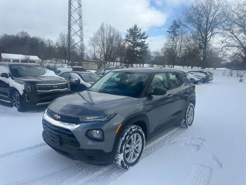 Used 2021 Chevrolet TrailBlazer LS image 1