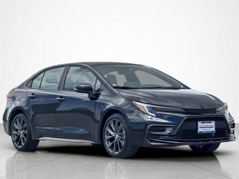 Used 2025 Toyota Corolla SE w/ SE Premium Package FWD image 7