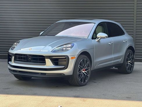 Certified 2025 Porsche Macan S image 1