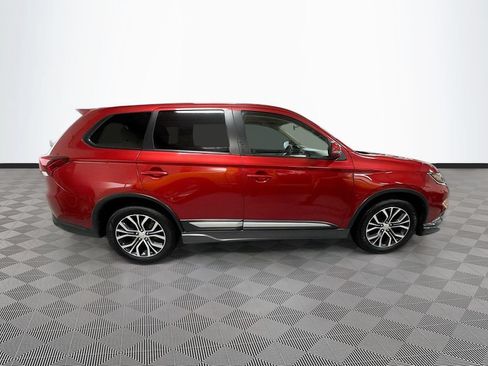 Used 2016 Mitsubishi Outlander SE AWD/4WD image 35