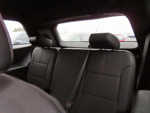 Used 2023 Chevrolet Traverse RS image 30