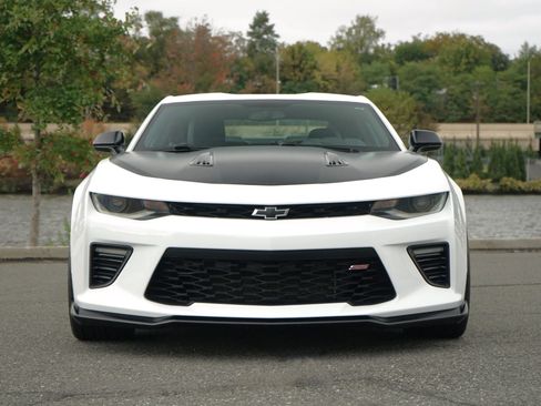 Used 2018 Chevrolet Camaro SS image 8