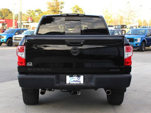 Used 2017 Nissan Titan S image 4