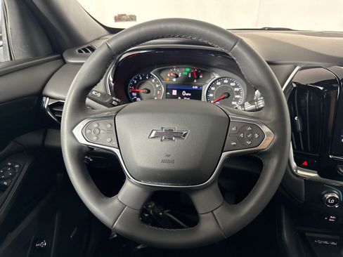 Used 2023 Chevrolet Traverse RS AWD/4WD image 16