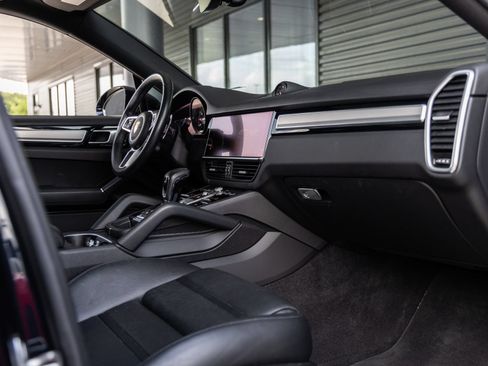 Certified 2023 Porsche Cayenne Platinum Edition AWD/4WD image 48