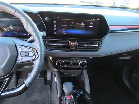 Used 2024 Chevrolet TrailBlazer RS w/ Convenience Package image 20