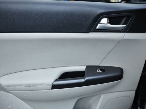 Used 2022 Kia Sportage Nightfall Edition image 25