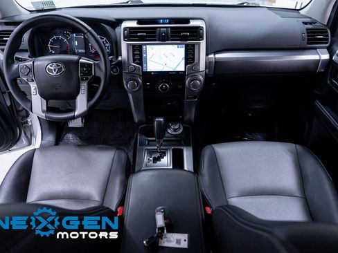 Used 2021 Toyota 4Runner SR5 Premium image 11