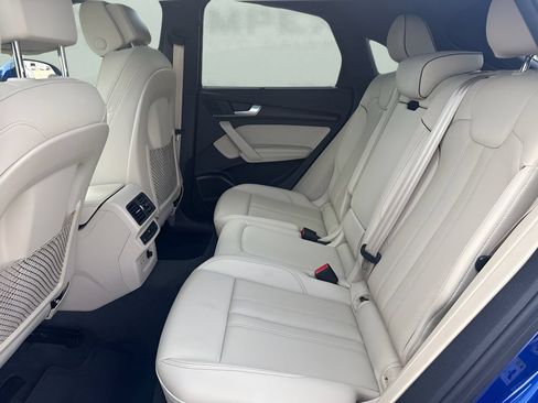 Used 2021 Audi Q5 Prestige w/ Prestige Package AWD/4WD image 13