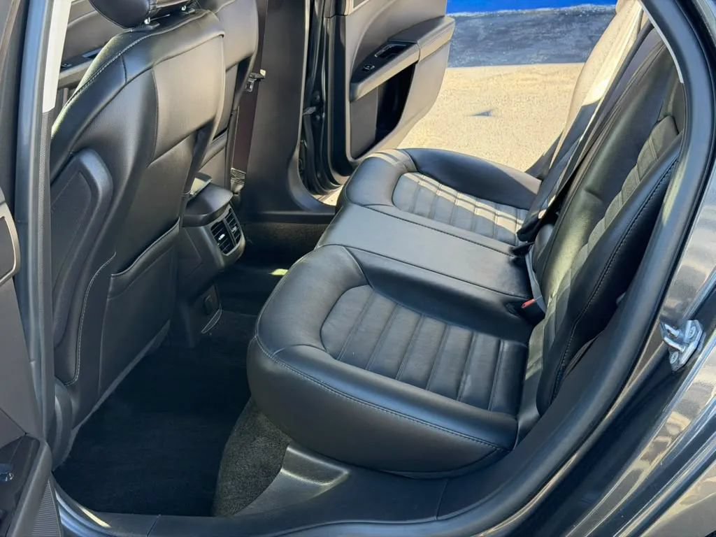 Used 2016 Ford Fusion SE w/ Equipment Group 202A AWD/4WD image 6