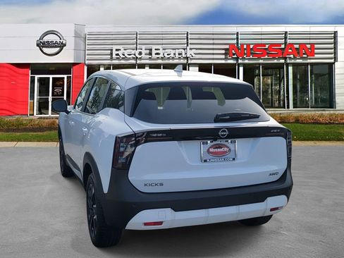 Used 2025 Nissan Kicks SV AWD/4WD image 6