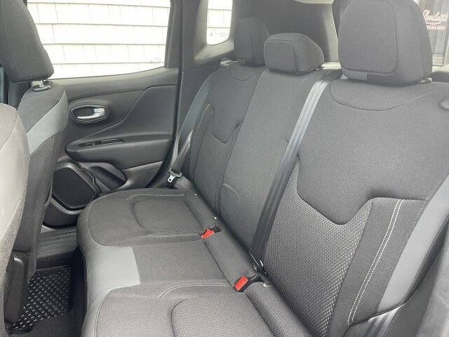 Used 2023 Jeep Renegade Altitude w/ Sun/Sound Group AWD/4WD image 15