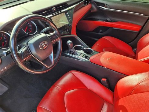 Used 2020 Toyota Camry XSE image 8