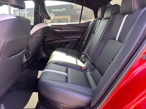 Used 2025 Toyota Camry SE w/ Convenience Package image 16