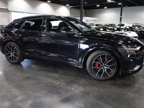 Used 2021 Audi Q8 Prestige w/ Prestige Package image 8