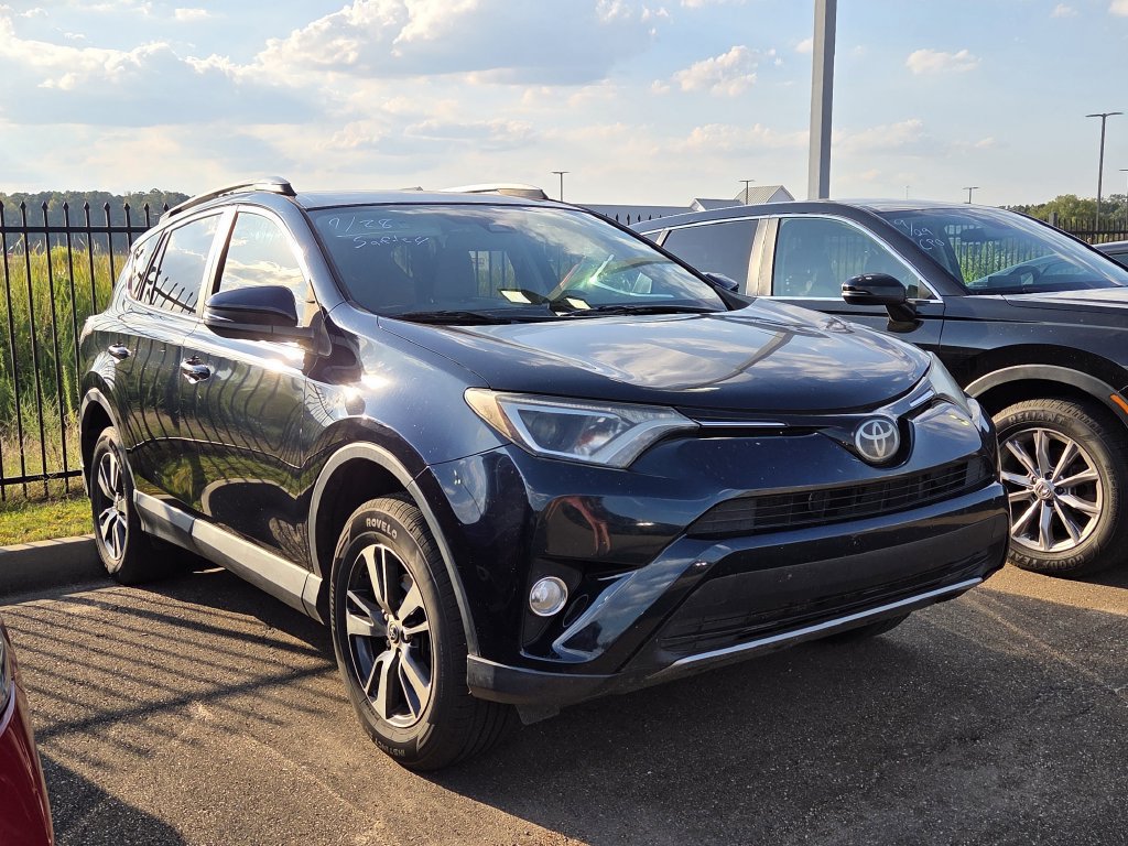 Used 2017 Toyota RAV4 XLE FWD image 3