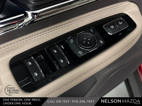 Used 2022 Lincoln Corsair FWD w/ Premium Package image 18