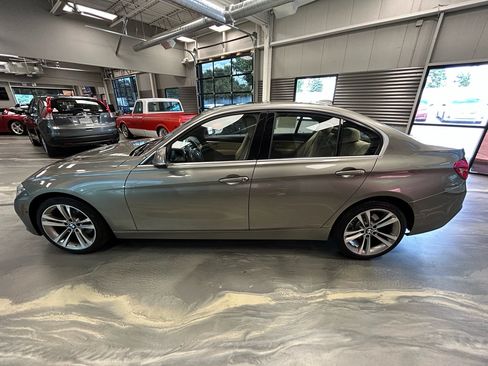 Used 2018 BMW 330i xDrive Sedan AWD/4WD image 35