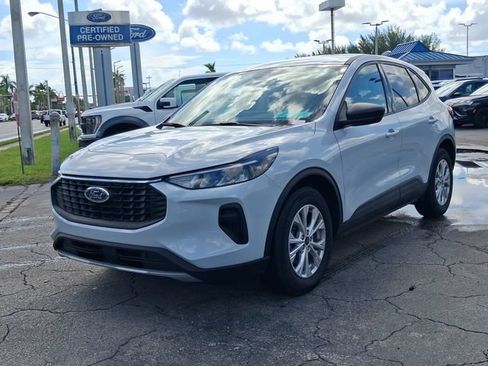 Used 2025 Ford Escape Active w/ Tech Pack #1 FWD image 2