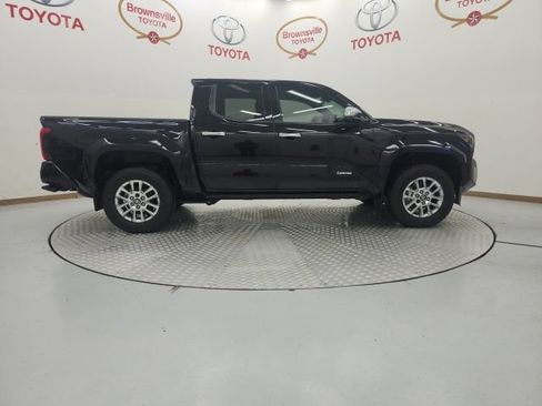 Used 2025 Toyota Tacoma Limited AWD/4WD image 3