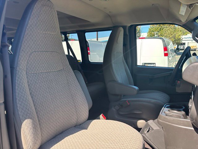 Used 2025 Chevrolet Express 3500 LT w/ LT Preferred Equipment Group RWD image 13