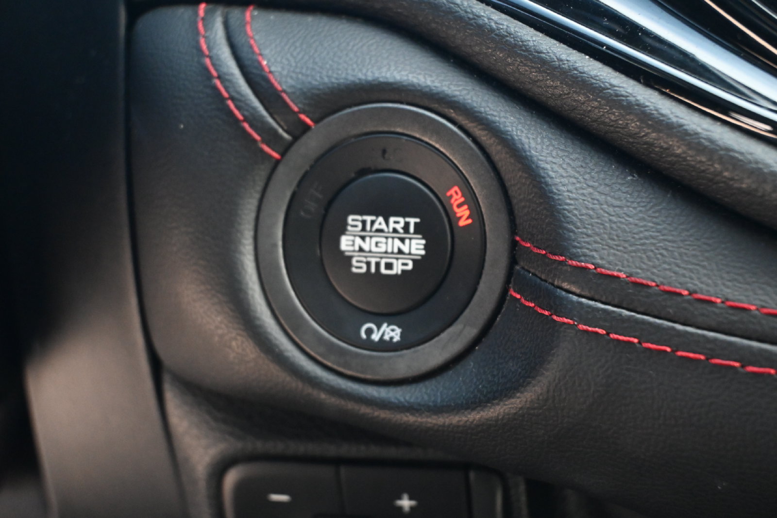 Used 2024 Dodge Durango GT RWD image 17
