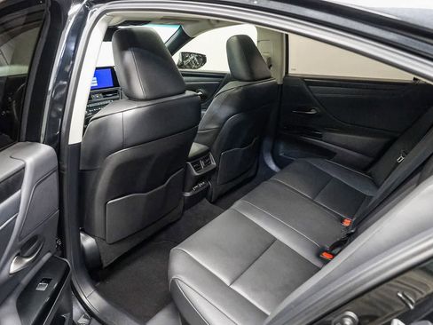 Used 2024 Lexus ES 300h w/ Premium Package FWD image 19